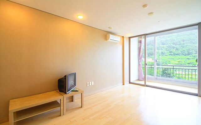 Yangsan Baegseong Eco View Pension
