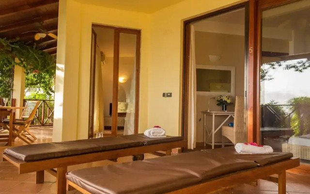 AJP Holidays - Porto Antigo 2 Beachfront Apartment