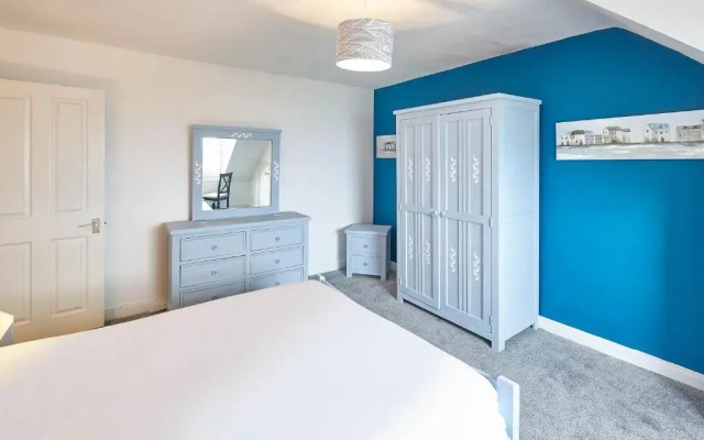 Host Stay The Whitby Pearl