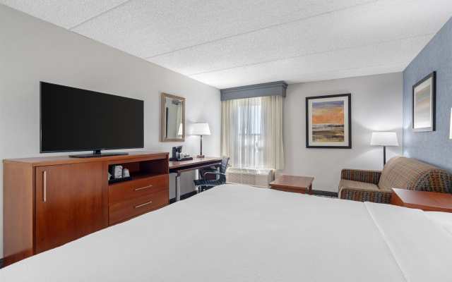 Best Western Plus Fresno Airport Hotel