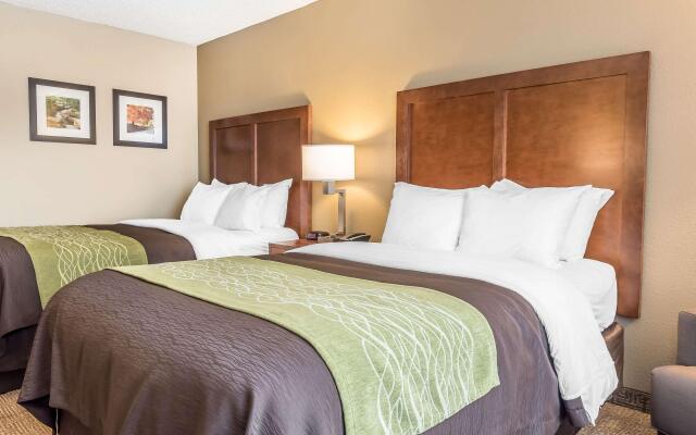 Comfort Inn & Suites Piqua-Near Troy-I75