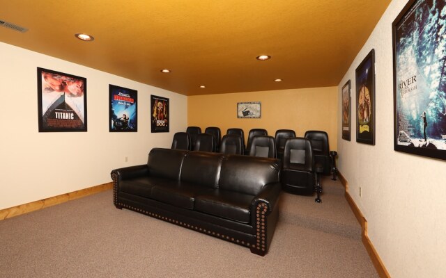 Movie DiveInn - Four Bedroom Chalet
