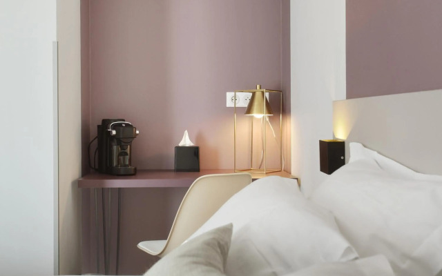 The Alcove Hotel