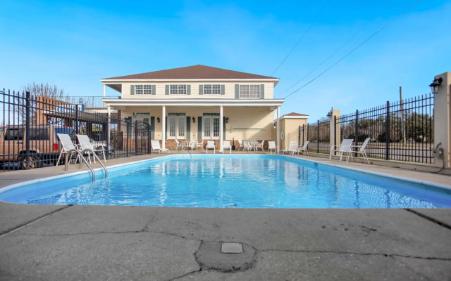 Edgewater Inn