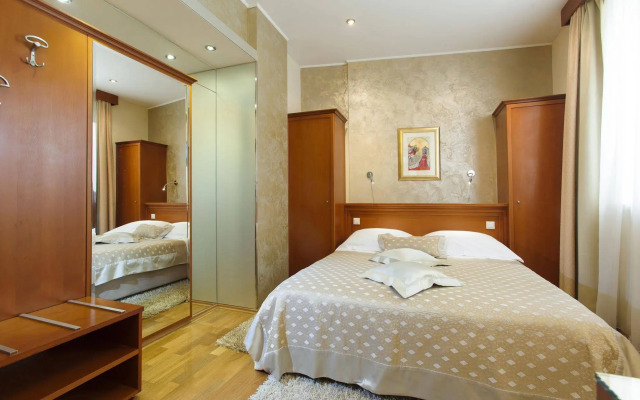 Royal Suites