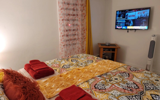 Vibrant apartment in the heart of the town