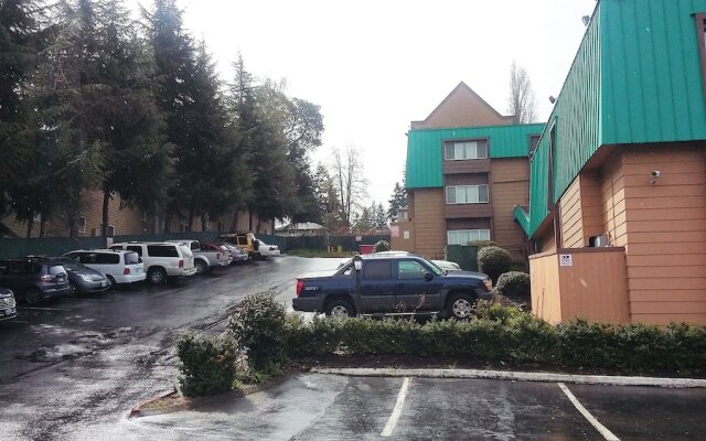 Sutton Suites Hotel