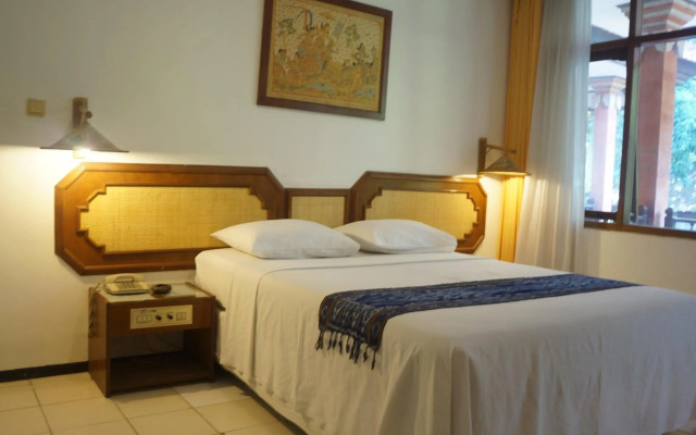 Puri Naga Beachfront Cottages