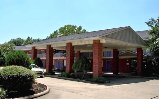 Delta Inn