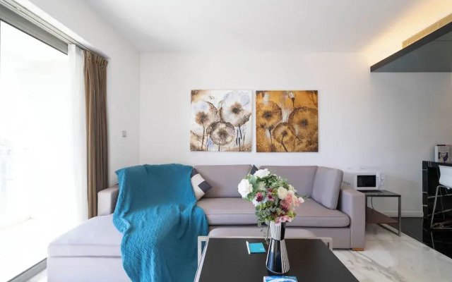 Tyms 2BR 1BA Apt Xujiahui Metro