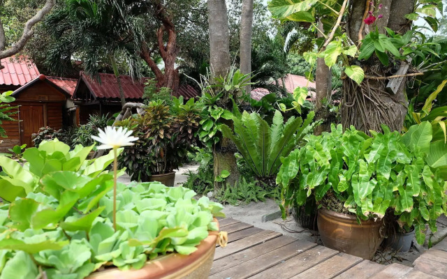 Tonsak Resort
