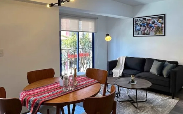 w Trendy 2BR Duplex Retreat in Cusco