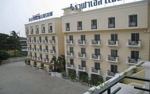 Rafael Mansion Bangkok Aiport