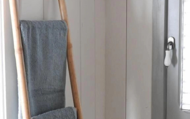 The Beach House - Studios & Suites