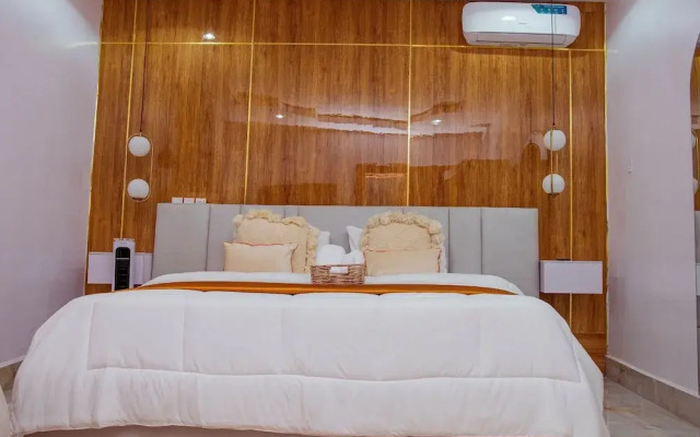 TM Luxe Stays Apartment