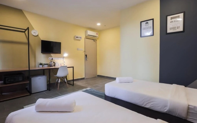 Kiara Inn by KL Suites