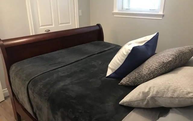 Carleton Place Downtown 1 and 2 Bedroom Entire Apartments