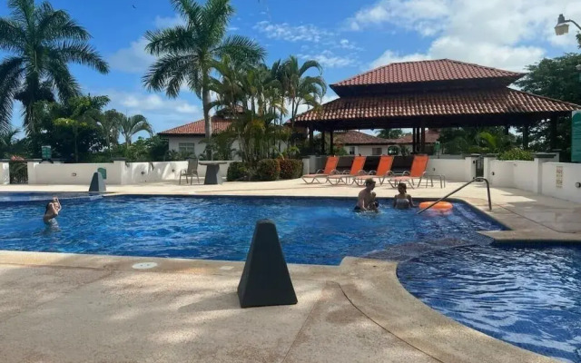 Ocean Village Club O15