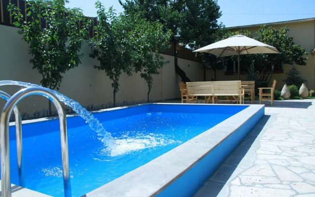 Villa Quattro - Villa with Open Pool and Eco Garden