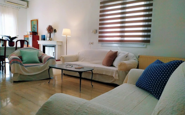 Charming 2-bed Vacation House in Lagonisi Attikis