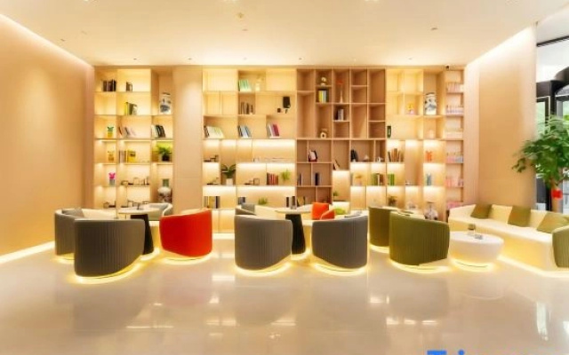 Weike Cinema Hotel (Jingdezhen People's Square Branch)