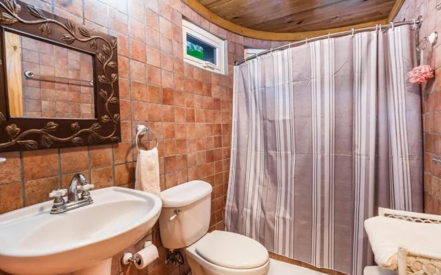 Cozy Villa Close to the Rive in Arroyo Frio