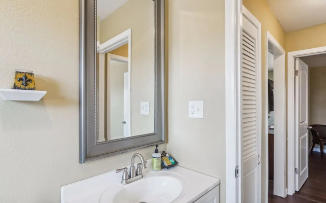 Quaint Midland Home ~ 1 Mi to Downtown!
