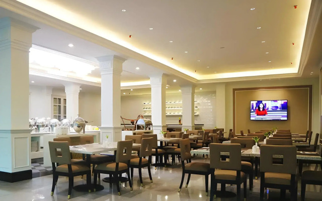 Grand Mahkota Hotel