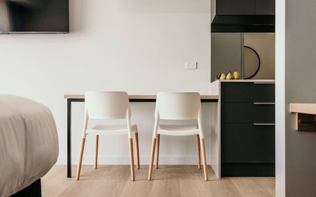 Met Apartments