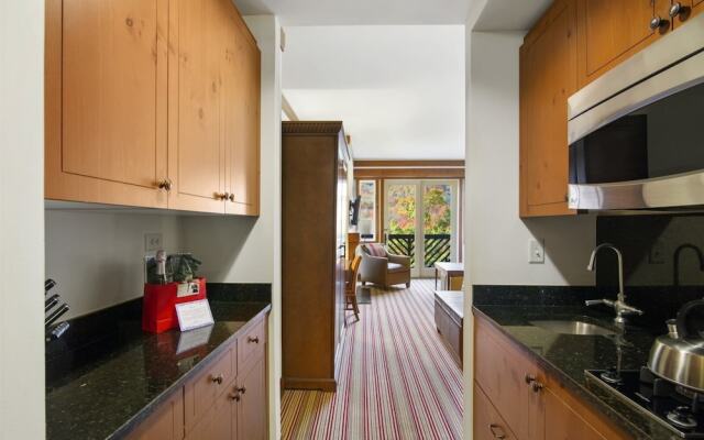 1325 Studio @ The Lodge at Spruce Peak