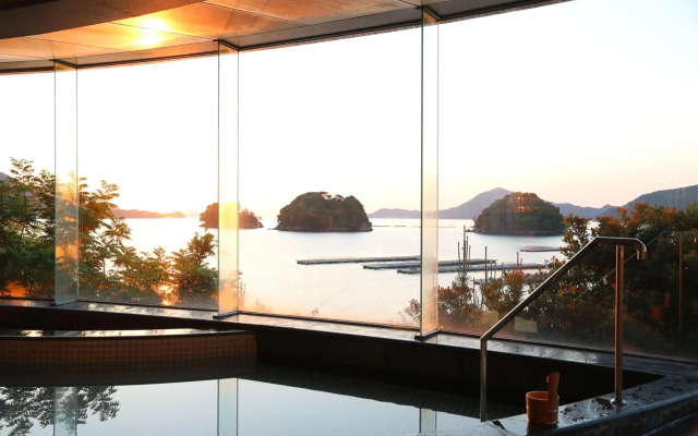 Toba Grand Hotel