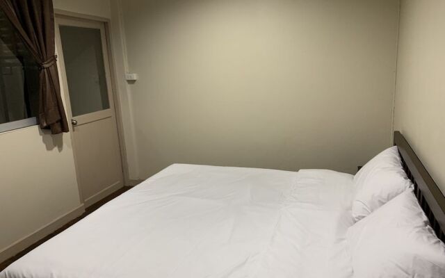 Achcha - MRT Itsaraphap Station