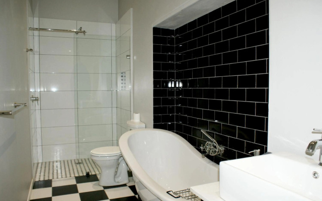 Elianthe Boutique Guesthouse - Image 7