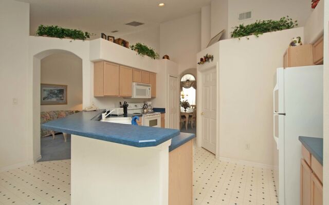 Greater Groves-4 Bedrooms home w/pool-5204GG