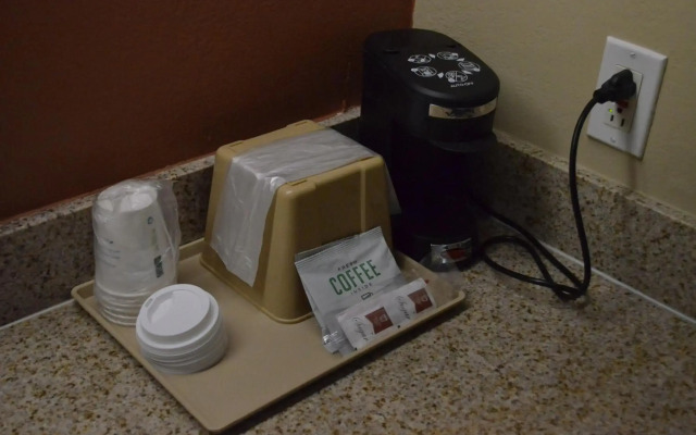 Hill Country Inn & Suites