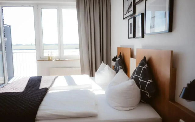 Hotel Rheinpromenade8