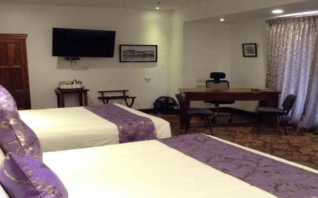 Log Cabin Hotel-Baguio