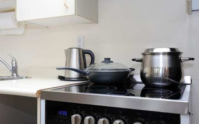 Grand Spacious Suite near YVR by Elevate Rooms