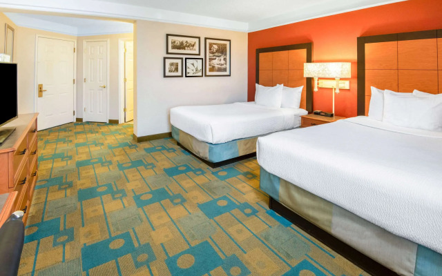 La Quinta Inn & Suites Sherman Denison