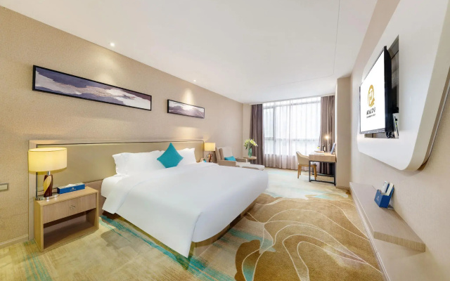 Qian Hai Holiday Hotel