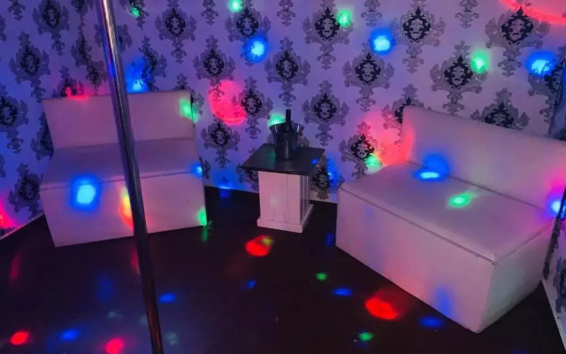 Relax Cabaret