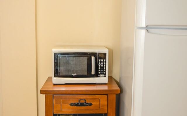 FM Deluxe 1-BDR Apartment with Parking by Sozopol
