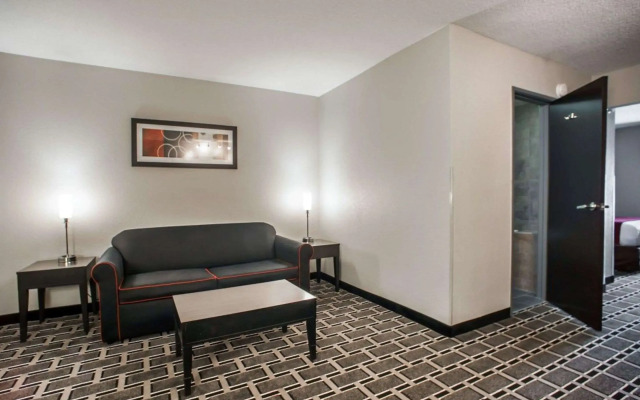 Comfort Suites Nashville Airport - BNA