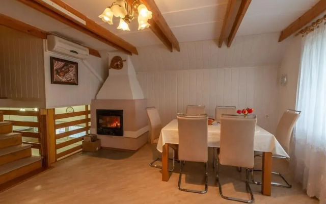 Vineyard Cottage Hocevar