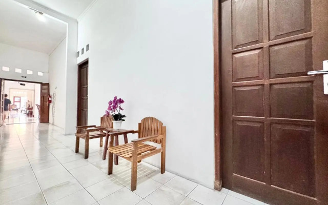 Santalum Hotel