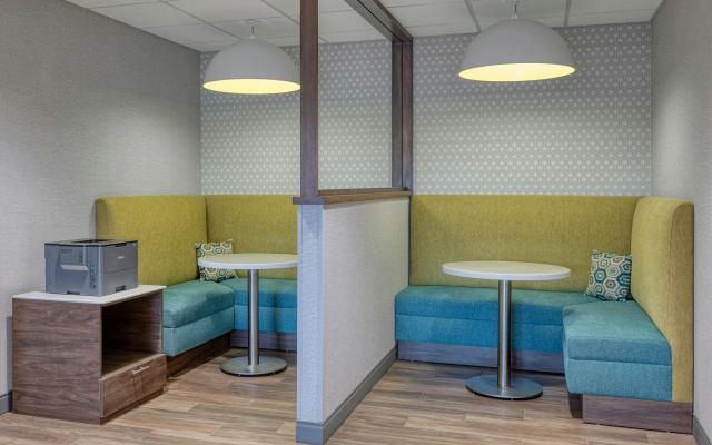 Hampton Inn Cleveland Airport - Tiedeman Road