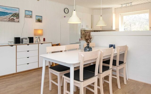 6 Person Holiday Home in Toftlund
