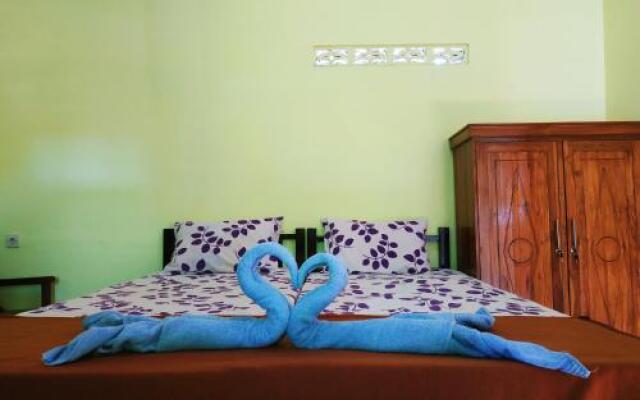 Yellow Hostel