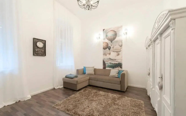 Central Hipster Flat