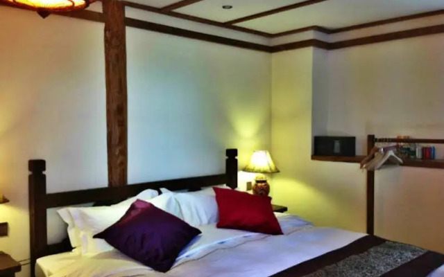Lijiang Xianshe House
